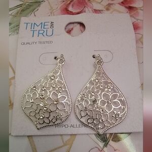 TIME AND TRU silver plated floral lace hook earrings.